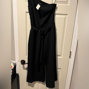 Banana Republic 1 shoulder jumpsuit with cropped wide leg and belt- new size 6